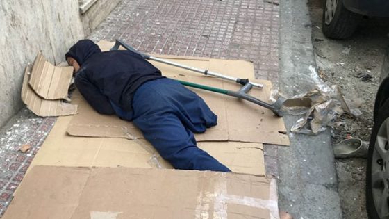 رمضان.. ظاهرة “الكارطون” هل الإنسان يحن إلى الطبيعة أم يحن إلى التشرد؟