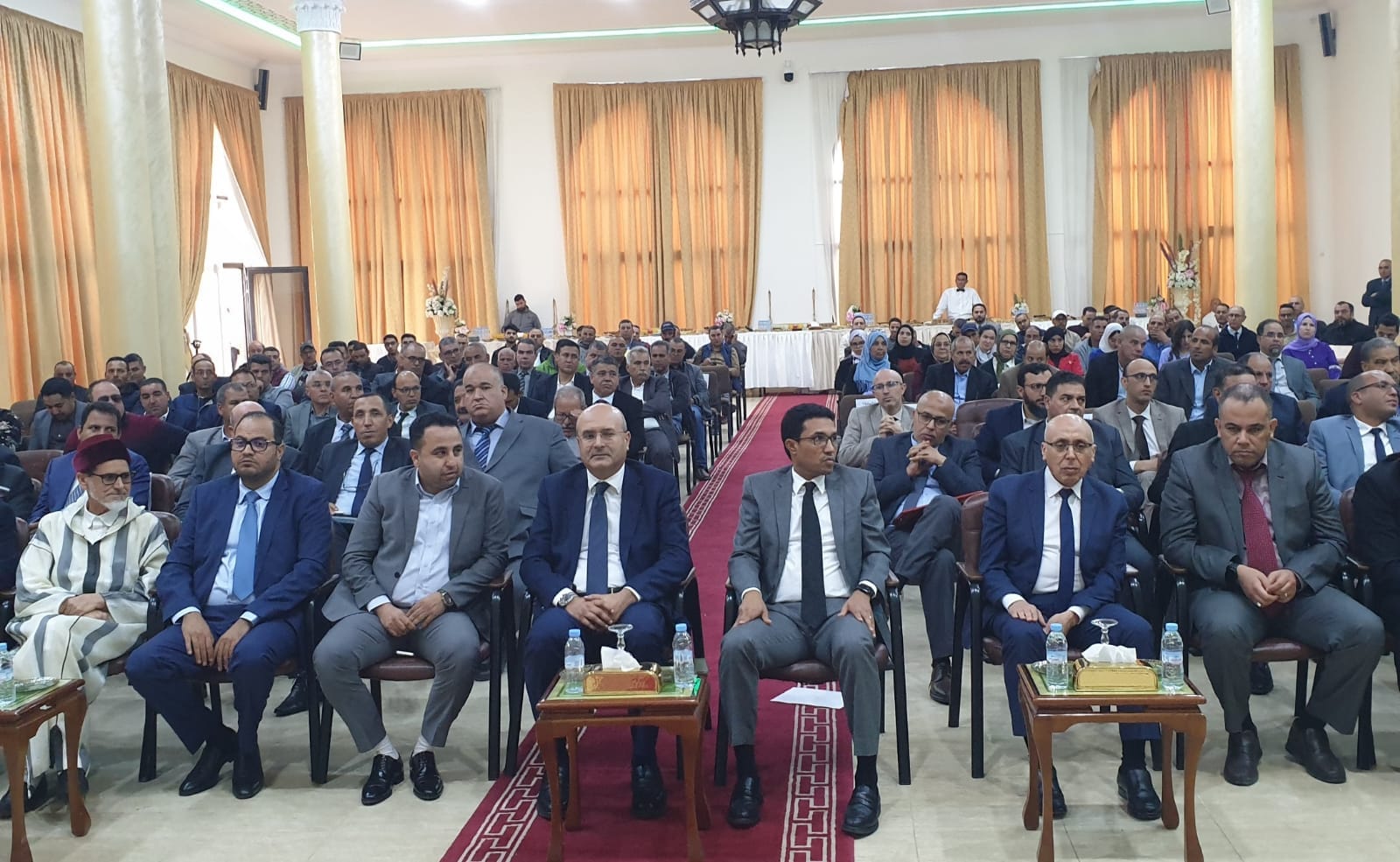 ترأس السيد عامل إقليم تاونات، رئيس اللجنة الإقليمية للتنمية البشرية يوم الخميس 18 ماي 2023 رفقة  المدير العام لوكالة الإنعاش وتنمية أقاليم الشمال ورئيس المجلس الإقليمي