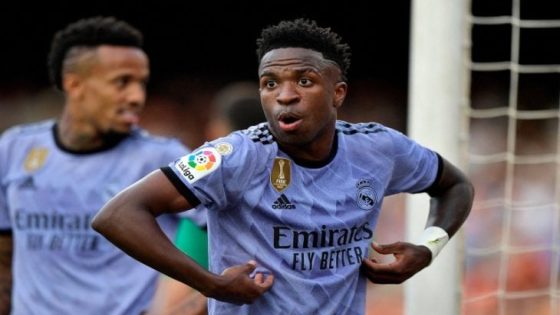فينيسيوس جونيور يتهم رابطة الدوري الإسباني بالعنصرية