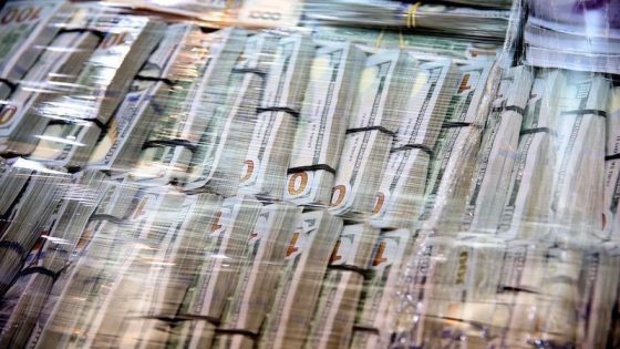 سعر صرف الدرهم يرتفع مقابل الدولار