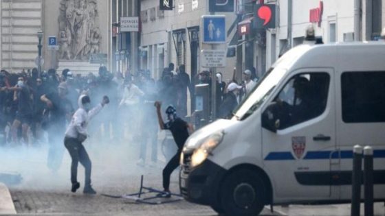 مقتل شاب في مارسيليا بعد إصابته في الصدر بقذيفة مطاطية