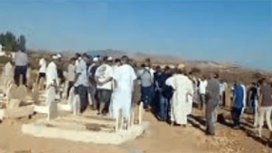 تشييع جنازة الشاب الذي قتله رصاص الجيش الجزائري قرب سواحل السعيدية