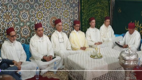 تقديم هبة ملكية للشرفاء الصافيين والدرقاويين بالولي الصالح مولاي بوشتى الخمار بإقليم تاونات