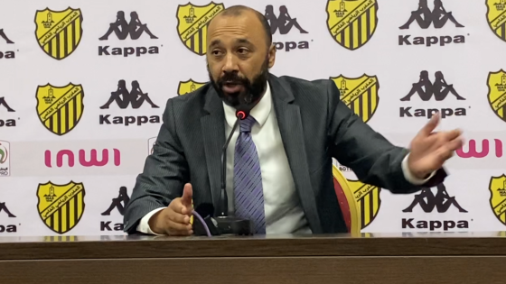 المدرب طارق السكيتوي:بزاف على كلشي متحامل على الماص..البرمجة ،التحكيم ،الملعب..حقائق كثيرة يفجرها لاول مرة خلال الندوة الصحفية مباشرة بعد هزيمة المغرب الفاسي بميدانه أمام فريق إتحاد تواركة ب واحد لصفر