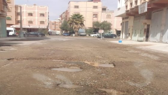 صورة للحي تينمل بمدينة أيت ملول الذي اتفقت حوله المجالس الجماعية المنتخبة، على حرمانه من التبليط رغم اختلاف انتماءاتها.