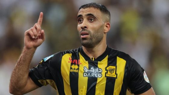 معاقبة اللاعب الدولي المغربي عبد الرزاق حمد الله لهذا السبب