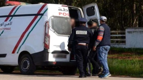 عناصر الأمن الوطني بتازة توقف شخصا من أجل الضرب والجرح البليغين رغم مقاومته العنيفة.