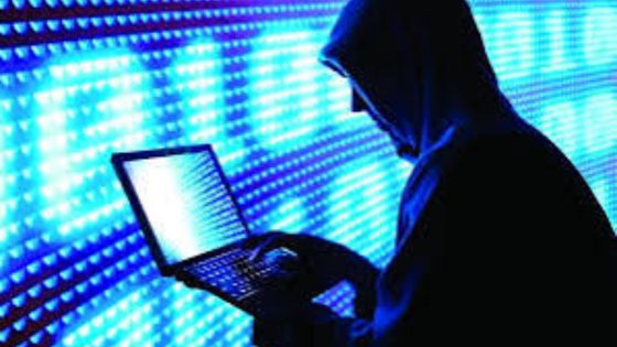 تفكيك واحدة من أخطر العصابات المتخصصة في اختراق الحسابات البنكية وإحالتها للنيابة العامة