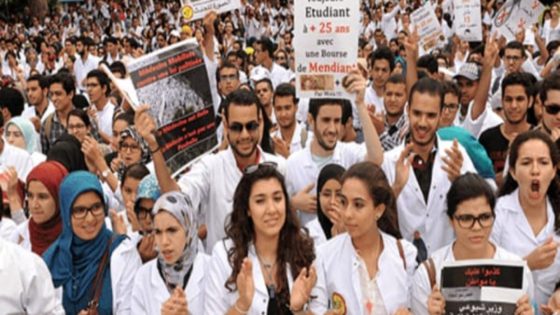 طلبة الطب يهددون باحتجاجات في رمضان