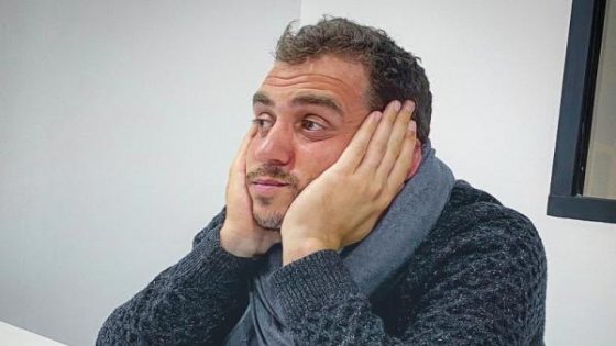 تأجيل محاكمة الإذاعي “مومو” بتهمة فبركة سرقة وتحقيقات مستمرة في القضية