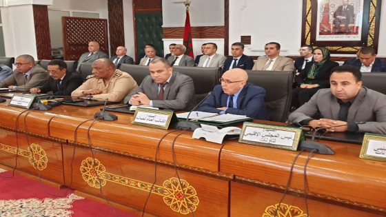  لقاء تواصلي تحسيسي بعمالة إقليم تاونات للتحضير لإنجاز الإحصاء العام للسكان والسكنى