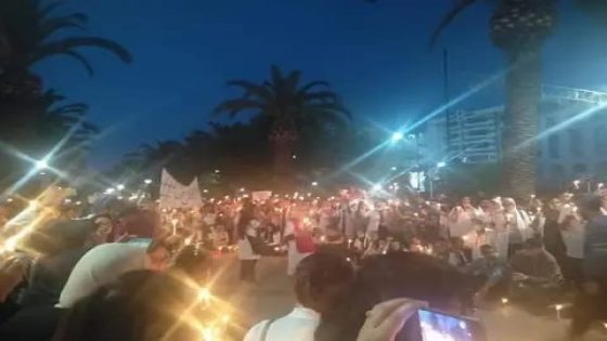 مسيرة بالشموع لطلبة الطب بفاس ضد قرارات الوزير الميراوي