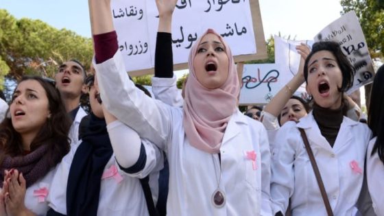 أزمة كليات الطب والصيدلة.. عودة التوتر بين الطلبة والحكومة