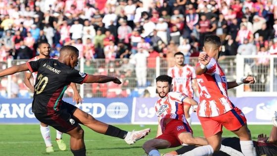 منحة مالية من منخرطي الرجاء للاعبي المغرب التطواني بعد تعادلهم مع الجيش الملكي