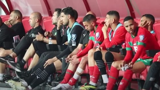 الركراكي يتفهم غضب زياش والنصيري بعد استبدالهما في مباراة زامبيا