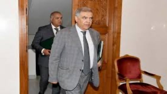 فضيحة “التبزنيس”: تورط رؤساء جماعات في تلقي رشاوي لتوظيف العاطلين والداخلية تتدخل