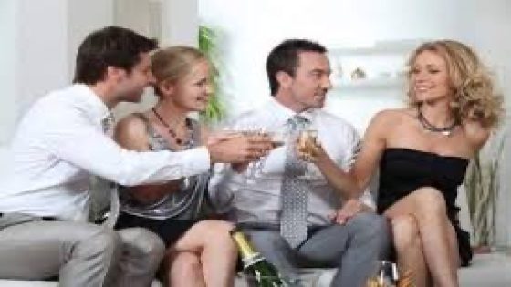 حبس وتغريم مدير حساب للترويج لتبادل الزوجات في ليبيا