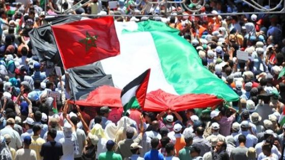 وقفة احتجاجية بالرباط لمغاربة ضد استهداف الصحافيين في غزة ومطالب بإغلاق مكتب الاتصال الإسرائيلي