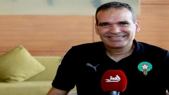 هشام الدكيك ينافس على جائزة أفضل مدرب كرة قدم داخل القاعة لعام 2023