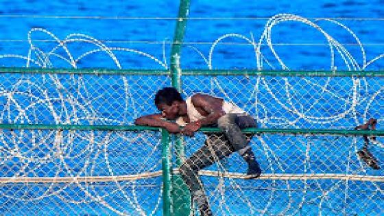 مئات القاصرين يخترقون حدود سبتة وسط إجراءات أمنية مشددة