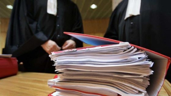 عشرون سنة سجنا لشخص حاول قتل زوجته امام انظار المحكمة في جلسة طلاق علنية