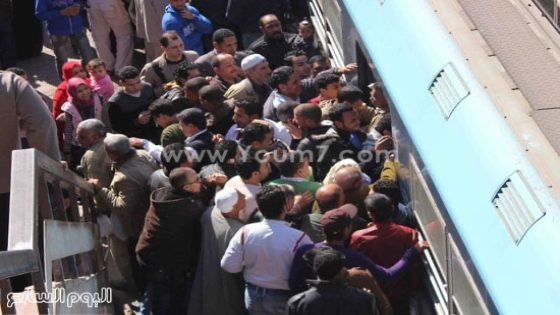 مصري يعرض ابنه للبيع عبر “فيسبوك” والقضاء يدينه بخمس سنوات سجن