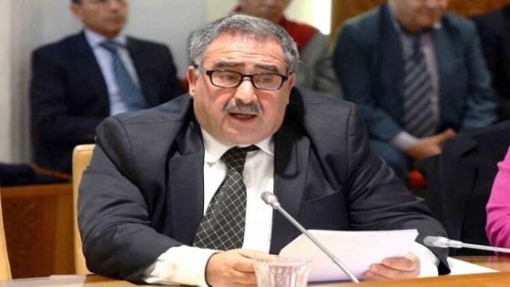 اعتداء بالسلاح الأبيض على عزيز اللبار داخل فندق في فاس