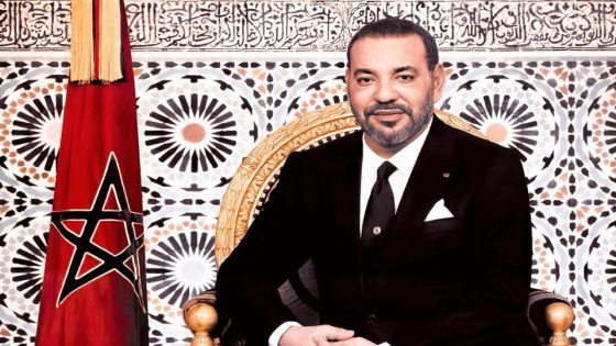 جلالة الملك يستقبل رئيس الحكومة وأعضاء الحكومة في صيغتها الجديدة بعد إعادة هيكلتها