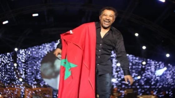 الشاب خالد يتعرض لهجوم لاذع من جزائريين بعد حفله في المغرب