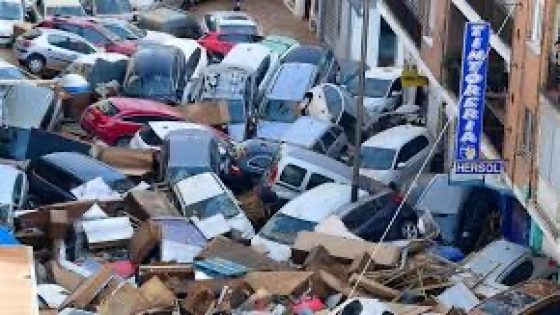 غضب عارم في فالنسيا: سكان غاضبون يقطعون زيارة ملك إسبانيا بسبب الفياضانات