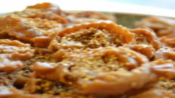 حجز 950 كيلوغراما من المواد الغذائية الفاسدة بفاس منها الشباكية والخليع