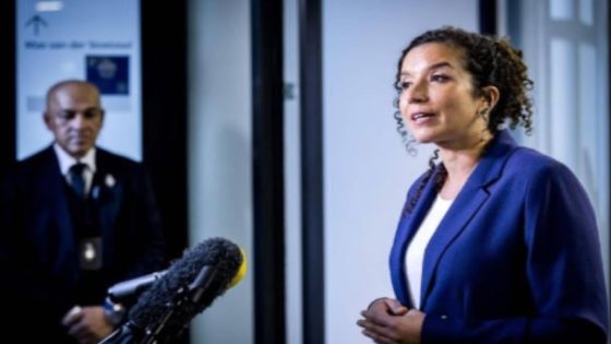 استقالة سكرتيرة الدولة الهولندية من أصول مغربية بعد احداث هولندا