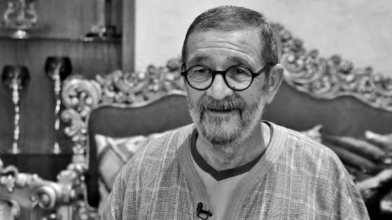 رحيل أيقونة الفن المغربي مصطفى الزعري: وداعًا لصوت الإبداع والمسرح”