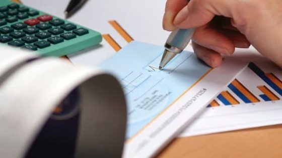 شبكة شيكات وهمية تُغرق الأسواق وتُثير قلق التجار