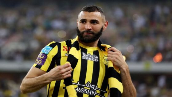 بنزيما يفكر في الاعتزال.. أسطورة ريال مدريد يقترب من نهاية مشواره الكروي