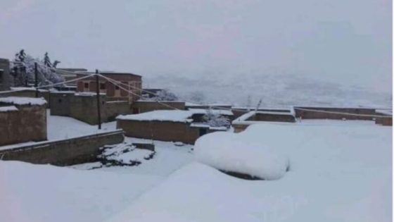 ثلوج استثنائية تشل حركة السير في الجنوب الشرقي للمغرب