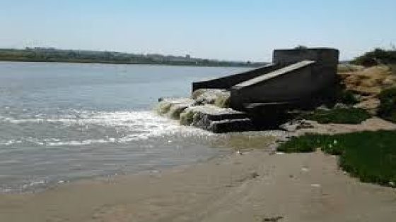 كارثة بيئية تهدد نهر أم الربيع.. اختناق المصب يثير الجدل تحت قبة البرلمان