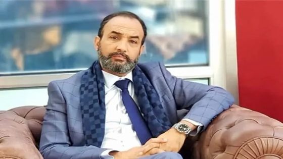رشيد الوالي يُفاجئ الجمهور بمشاركته كعارض أزياء
