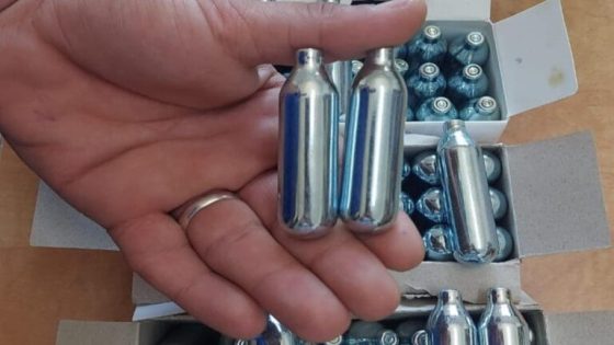 “غاز الضحك” يتحول إلى خطر مميت في المغرب وسط تنامي القلق المجتمعي