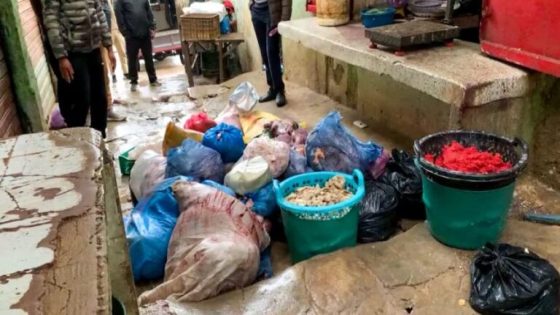 مداهمة محل بفاس وحجز كميات كبيرة من النقانق واللحوم الفاسدة