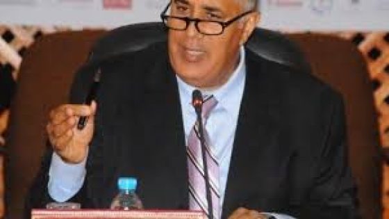 سائقو سيارات الأجرة يطالبون بإنهاء العراقيل الإدارية في تجديد رخصة الثقة