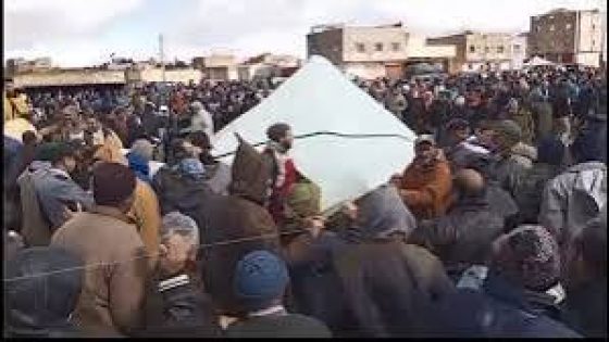 لهيب أسعار المواد الاستهلاكية يتسبب في فوضى واعتداءات في سوق مغربي والدرك يدخل على الخط