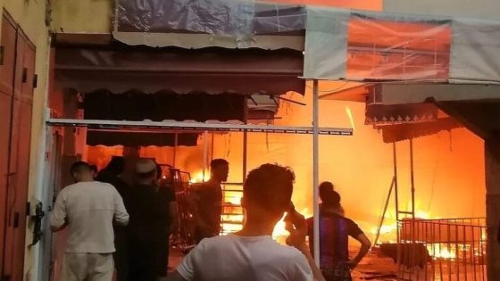 حريق هائل يلتهم “جوطية” مكناس ليلة العيد