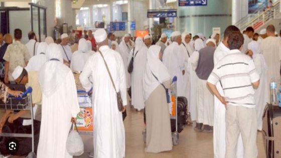 السعودية تحذر المعتمرين: مغادرة المملكة قبل 29 أبريل لتفادي العقوبات