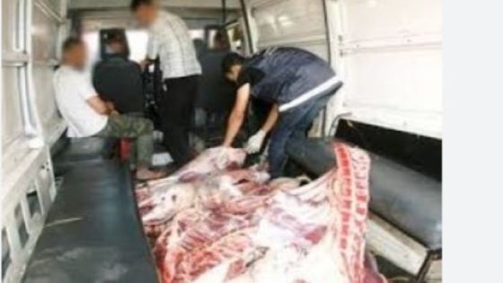 عام من السجن لجزار بخنيفرة بعد ضبطه بـ300 كلغ من اللحوم الفاسدة