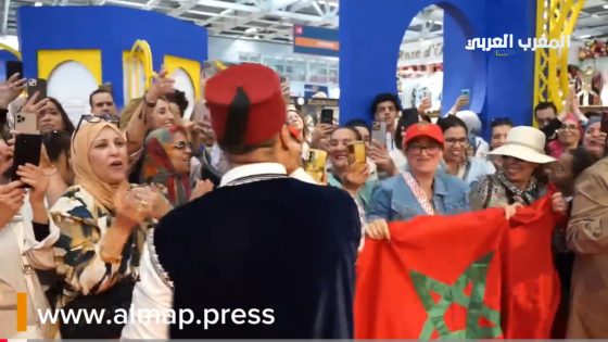 فرحة الجالية المغربية بباريس وأداء فني باهر بمناسبة معرض الصناعة التقليدية بباريس