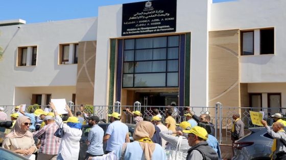 احتقان متصاعد في قطاع التعليم العالي: دعوات لإضراب “الكرامة” والوزارة في قفص الاتهام