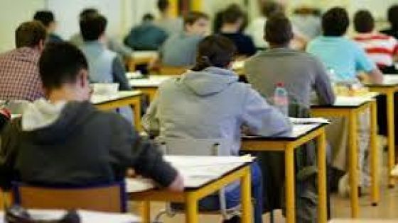 قرار مثير للجدل يعيد المفصولين إلى مقاعد الدراسة ويشعل مخاوف بشأن مستقبل التعليم