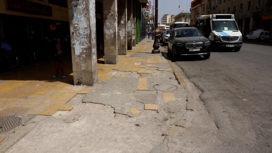 سكان فاس يطالبون بتأهيل أرصفة شارع لالة مريم لتحسين الحياة اليومية