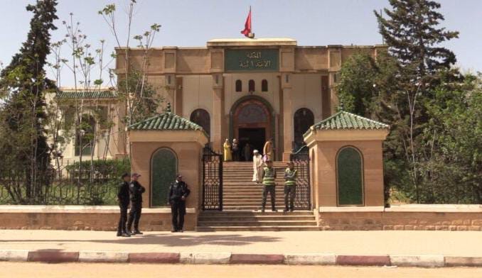 صفرو: الحكم بشهرين حبسًا نافذًا وغرامة على بائعين اعتديا لفظيًا على قائد خلال حملة تحرير الملك العمومي.